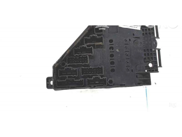 Блок предохранителей YQE103210 Rover 200 XV