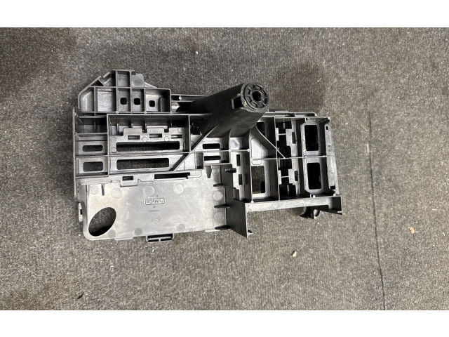 Pojistková skříňka Ford Explorer VI 2021