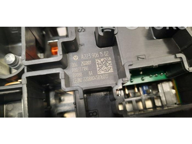 Pojistková skříňka A2239061502 Mercedes-Benz C W206 2022