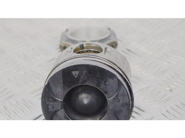 Píst A6110300520 Mercedes-Benz E W210 pro naftový motor 3.2 OM 613.961