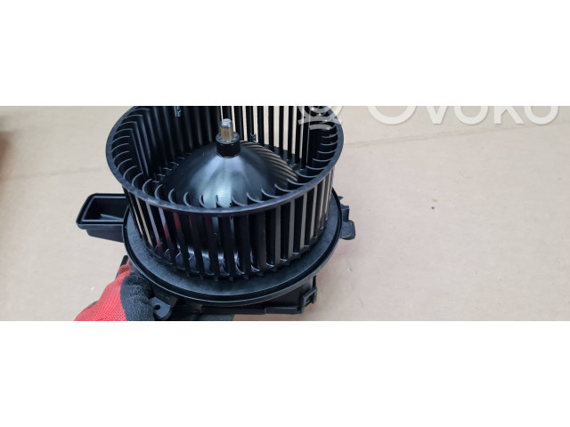 Вентилятор печки 4M1820021C Audi Q5 SQ5