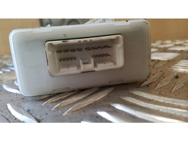 Блок управления BU28N00000 Subaru Forester SG