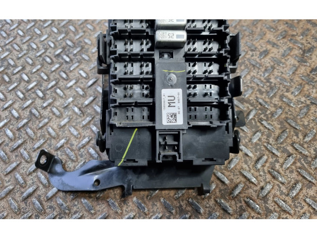 Pojistková skříňka 15093837, 15738847 Cadillac Escalade 2007