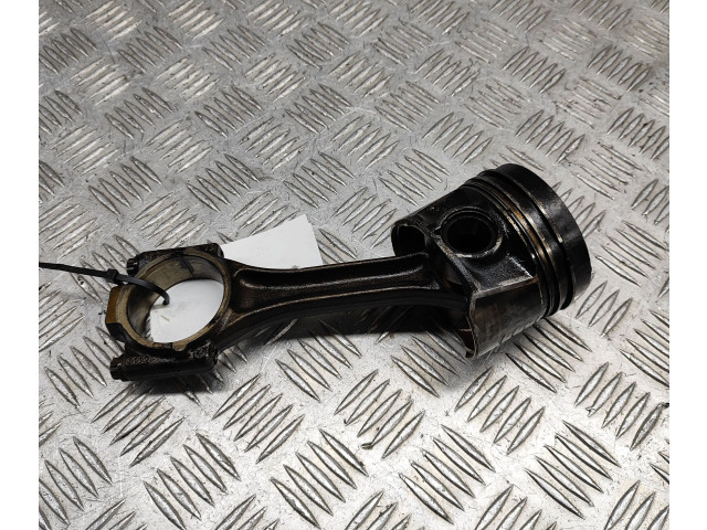  Поршень DCXA 04L107065D  Skoda Superb B8 (3V)  