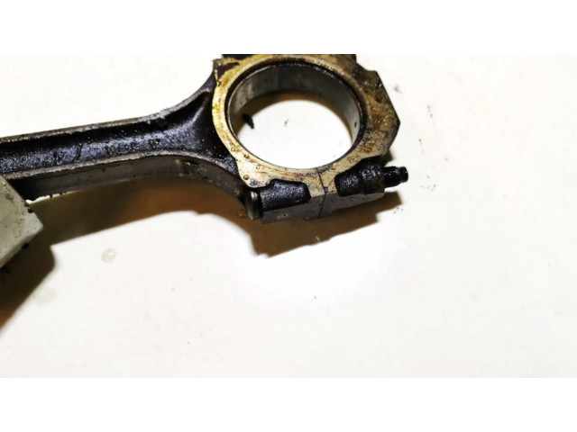 Píst KIA Sedona pro benzínový motor 2.5