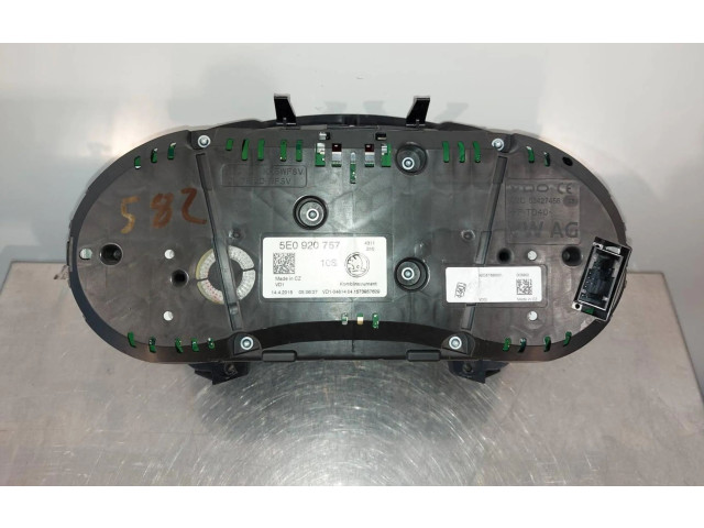 Панель приборов 5E0920757 Skoda Octavia Mk3 (5E)