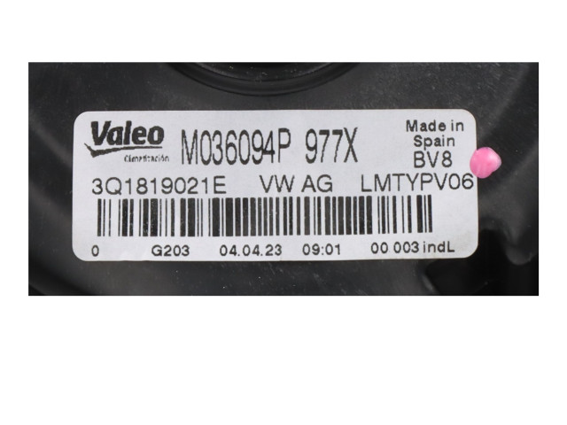 Вентилятор печки    5WB819021A   Cupra Leon