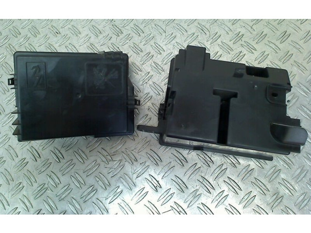 Блок предохранителей 243805284R, 243805284R Dacia Spring