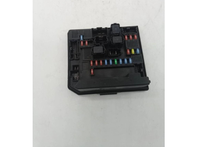 Pojistková skříňka 284B7BB00B Nissan Qashqai+2 2011