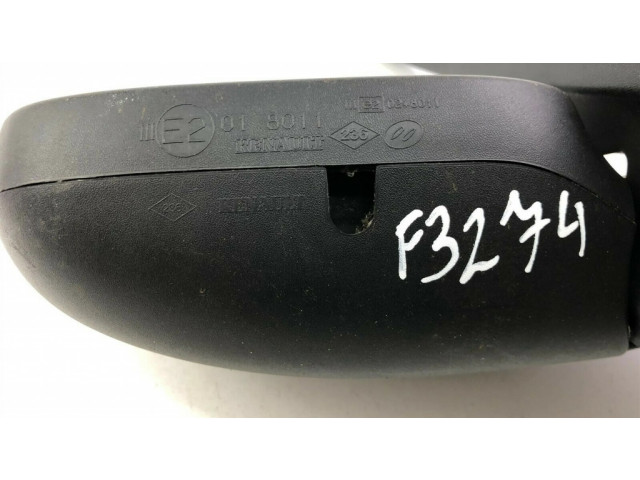 Боковое стекло в середине кузова