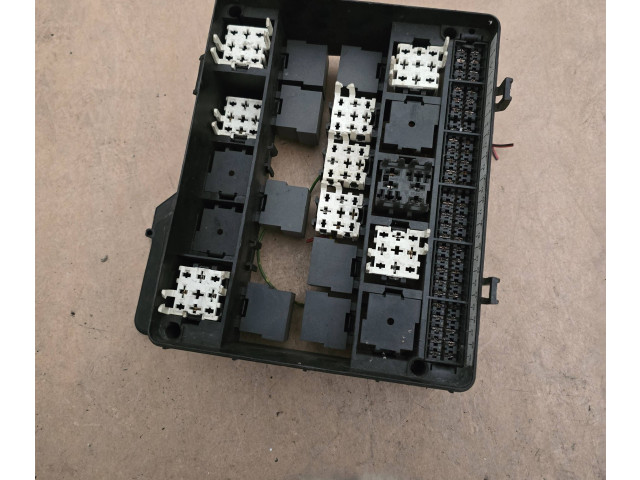 Pojistková skříňka BMW 5 E34 1992