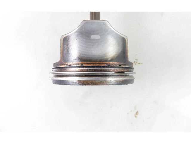 Поршень с шатуном    Peugeot 407