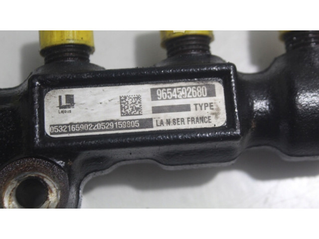 Топливная рампа Mazda 3 I