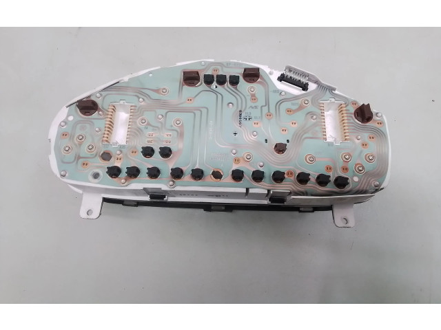 Панель приборов    Mitsubishi Carisma       