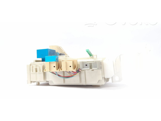 Pojistková skříňka Řídící jednotka BSM 8273052700 Toyota Yaris 2007