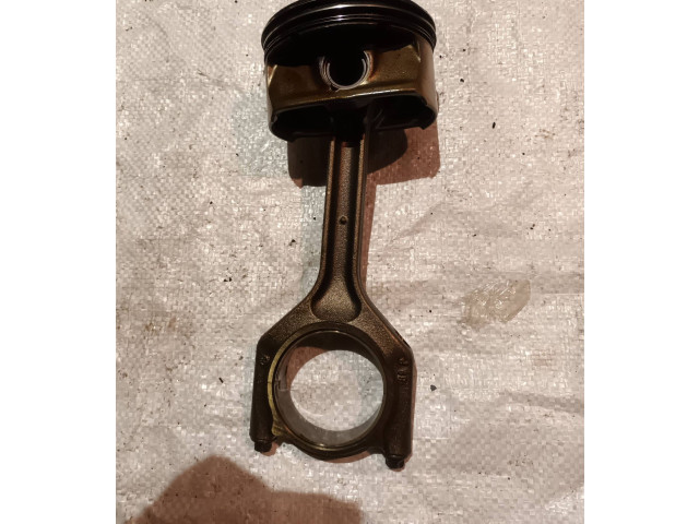 Шатун      BMW 3 E90 E91  