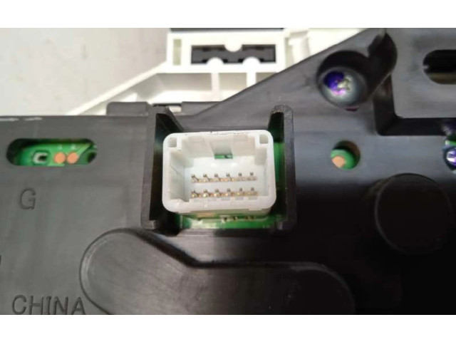 Pojistková skříňka Спидометр (приборный щиток) 5FB1A Nissan Micra C+C 2019