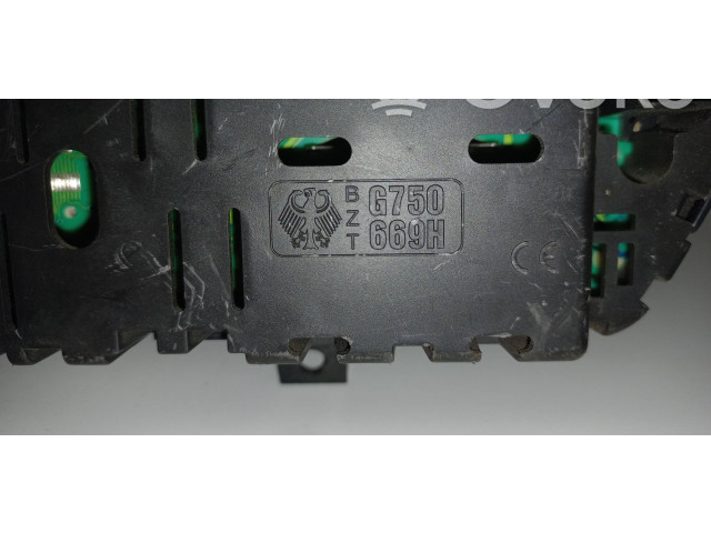 Панель приборов 6Y2919880C, 110080015 Skoda Fabia Mk1 (6Y)