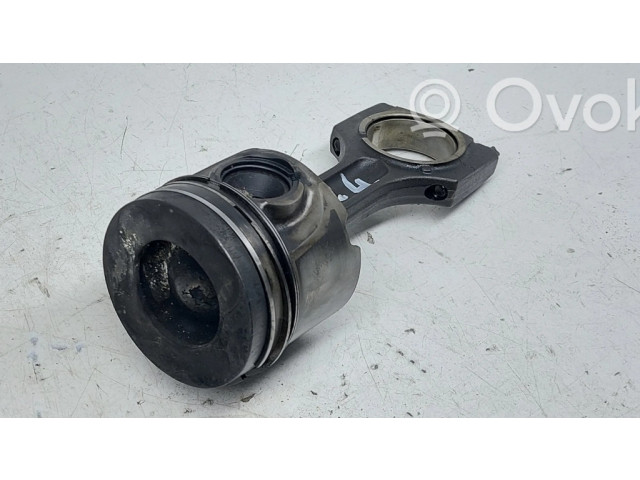 Píst BMW 7 E65 E66 pro naftový motor 3.0