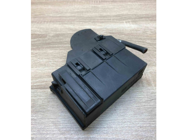 Pojistková skříňka 09131668 Opel Zfira A 1999