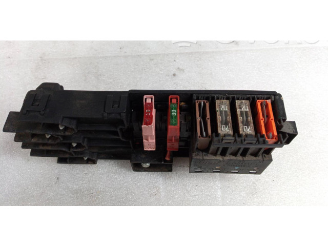 Блок предохранителей A2115452601   Mercedes-Benz ML W164    