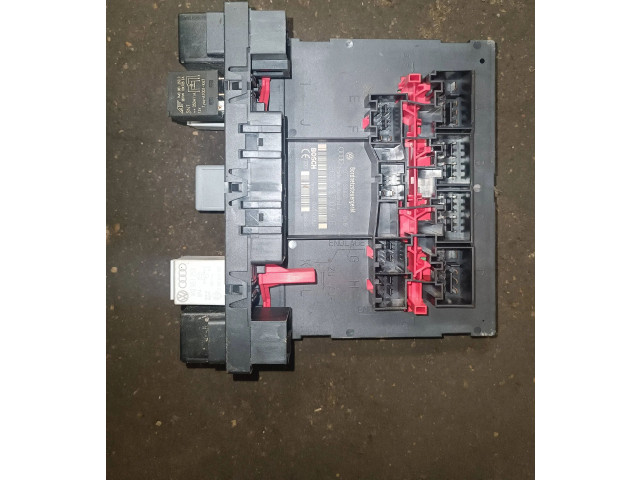 Блок предохранителей 3c0937049e Volkswagen Touran I