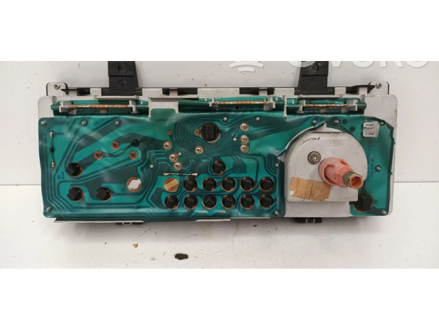 Панель приборов    Renault Clio I       