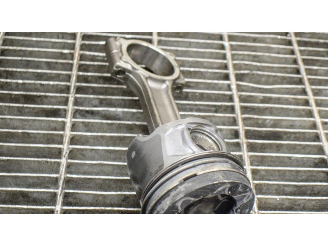 Píst 121008820R, 120A16959R   Dacia Sandero  pro naftový motor 1.5 K9K 612 