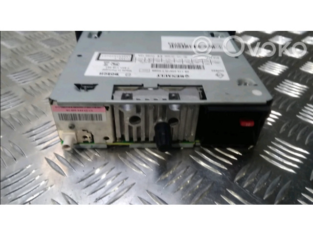 Радио/ проигрыватель CD/DVD / навигация