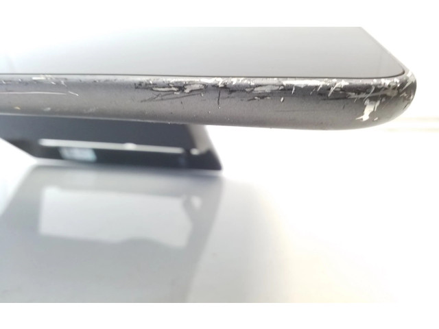 Дисплей 165932800A Tesla Model Y