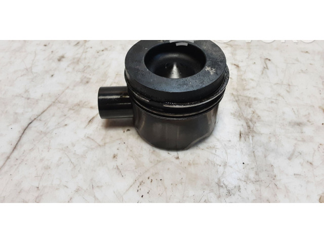  Поршень  8372M, 2R1  Audi A6 C7  