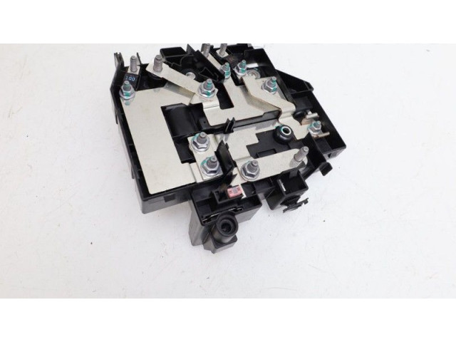 Блок предохранителей 8889877787, 32265898 Lynk & co 01