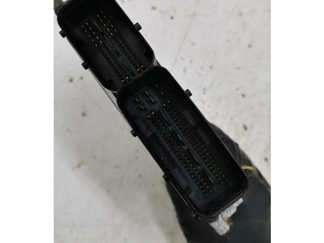 Блок управления двигателя 047906033E Skoda Octavia Mk2 (1Z)