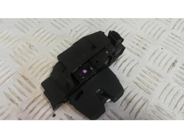 Замок задней крышки