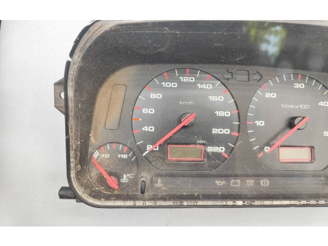 Панель приборов 88311188 Volkswagen Golf III