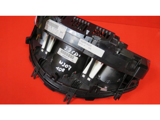 Панель приборов A2129006104   Mercedes-Benz E C207 W207       