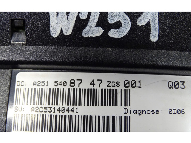 Панель приборов A2515408747   Mercedes-Benz R W251       