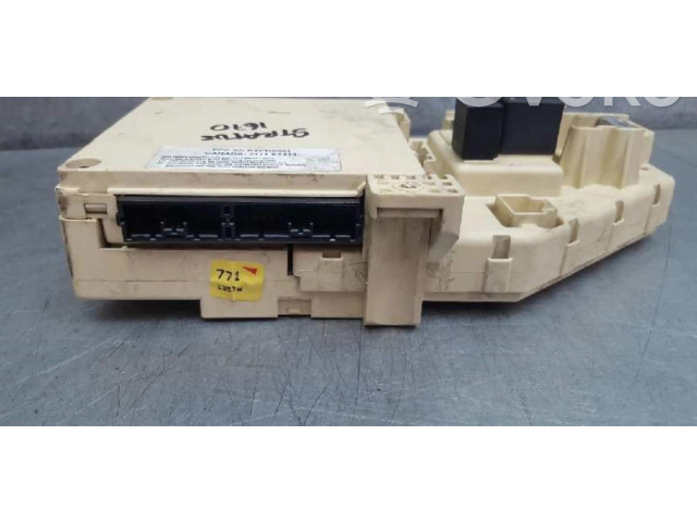 Блок предохранителей 4606292 Chrysler Stratus