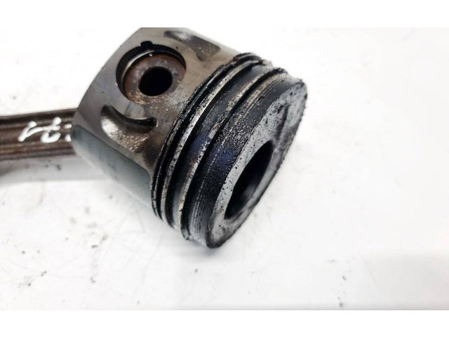 Поршень с шатуном Volkswagen Golf III