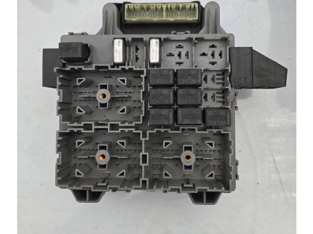 Блок предохранителей P56010420AH, T2TQH09230E9G2 Jeep Cherokee III KJ