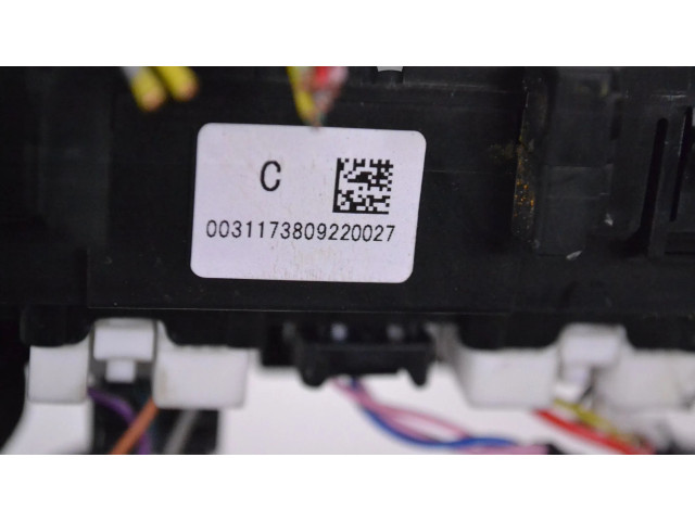 Блок предохранителей Infiniti Q50