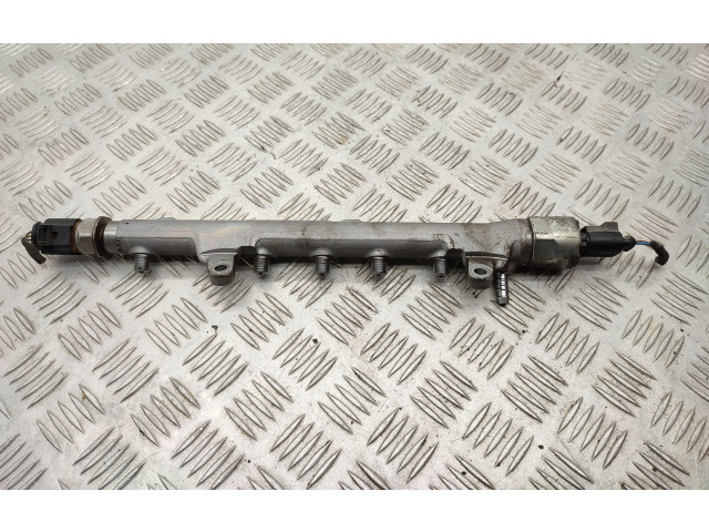 Топливная рампа 03L130089B   Skoda Fabia Mk2 (5J)   для двигателя CAYB