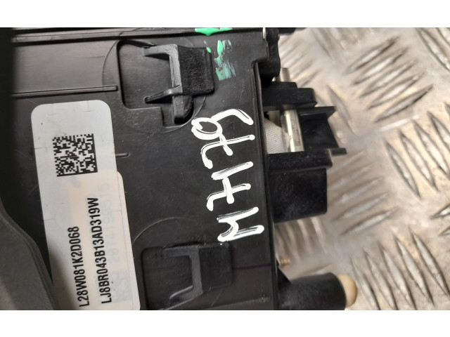 Подушка безопасности водителя LJ8BR043B13AD319W   Ford Mustang Mach-E