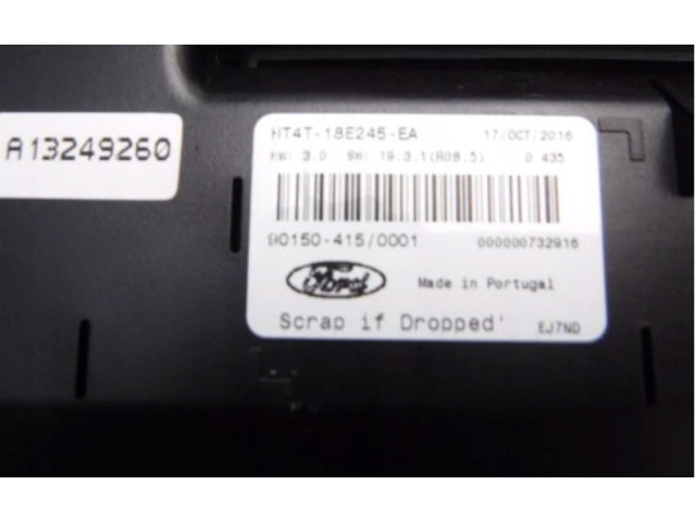 Радио/ проигрыватель CD/DVD / навигация