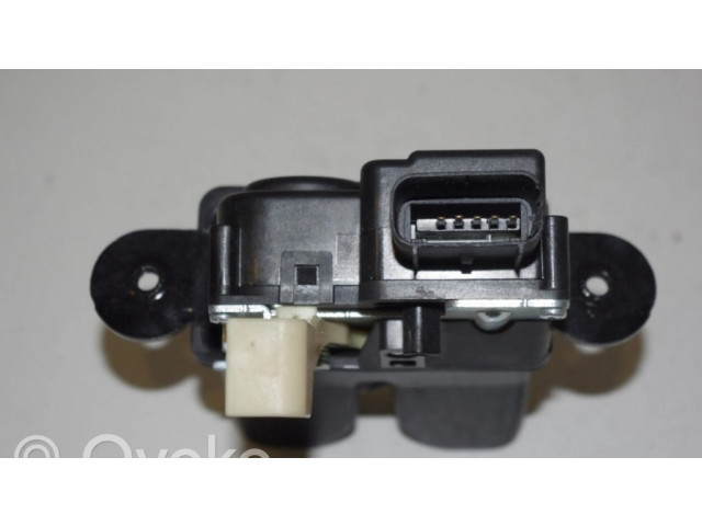 Замок задней крышки