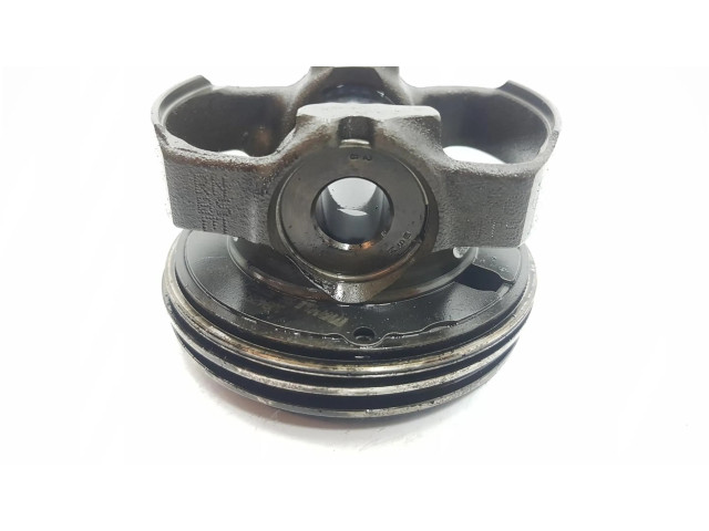 Поршень с шатуном A6080302600 Mercedes-Benz A W177 1.5