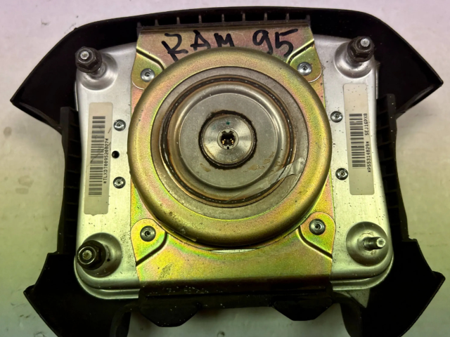 Подушка безопасности водителя P55314829, 5EJ16PX8 Dodge RAM