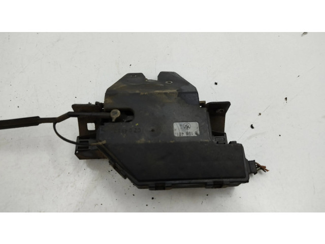 Zámek zadních dveří 8196401 BMW 3 E46 2001