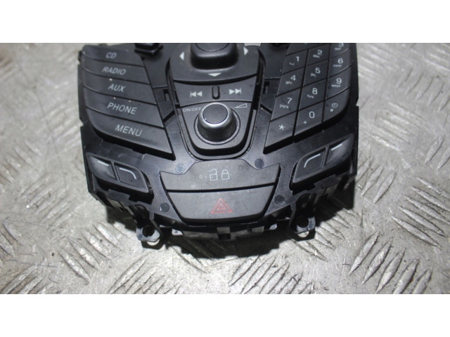 Радио/ проигрыватель CD/DVD / навигация