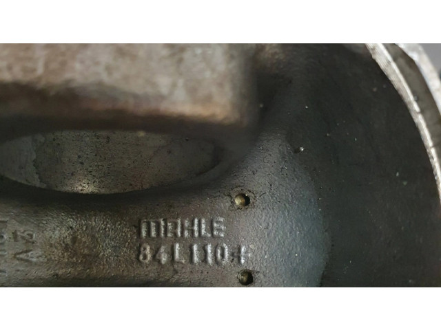 Píst 84L1104 BMW 5 F10 F11 pro naftový motor 3.0